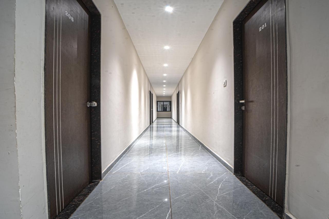 Hotel Saheb Колхапур Екстериор снимка